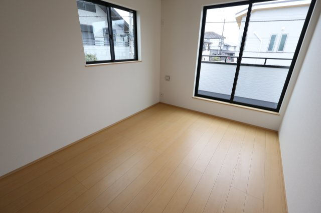 《仲介手数料無料》西区大字指扇775-2新築一戸建てハートフルタウンの洋室