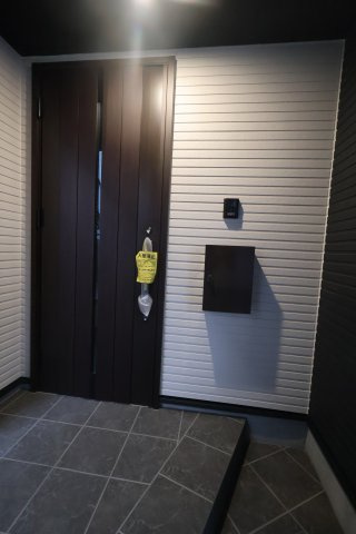 《仲介手数料無料》緑区原山２丁目39-24(全1戸)新築一戸建てケイアイスタイルの玄関|撮影日 2025年10月10日 17:00 曇り