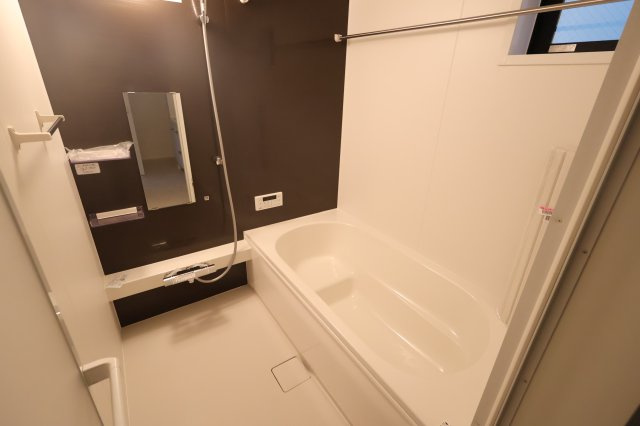 《仲介手数料無料》緑区原山２丁目39-24(全1戸)新築一戸建てケイアイスタイルの浴室|撮影日 2025年10月10日 17:00 曇り