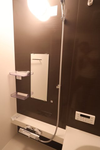 《仲介手数料無料》緑区原山２丁目39-24(全1戸)新築一戸建てケイアイスタイルの浴室|撮影日 2025年10月10日 17:00 曇り