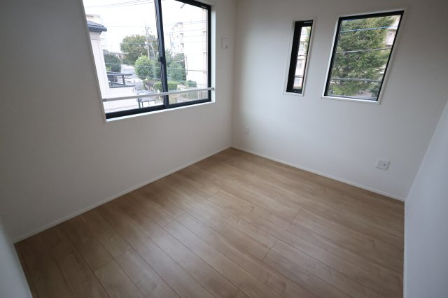 《仲介手数料無料》緑区原山２丁目39-24(全1戸)新築一戸建てケイアイスタイルの洋室|撮影日 2025年10月10日 17:00 曇り