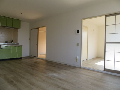 【居間・リビング】 | マウンテンビレッジ真木 A