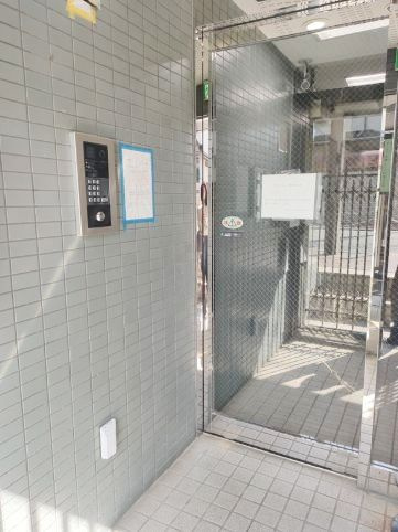 さいたま市浦和区常盤１丁目の賃貸マンションのエントランス