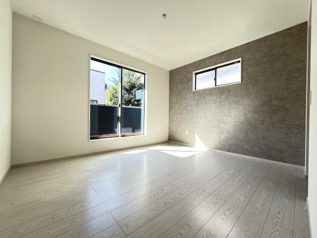 【寝室】 | 福岡市南区鶴田4丁目4期　1号棟（全3棟）【仲介手数料無料・0円】 | 現地写真。2階主寝室です。