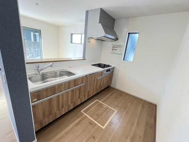 【キッチン】 | 福岡市南区鶴田4丁目4期　2号棟（全3棟）【仲介手数料無料・0円】 | 現地写真。