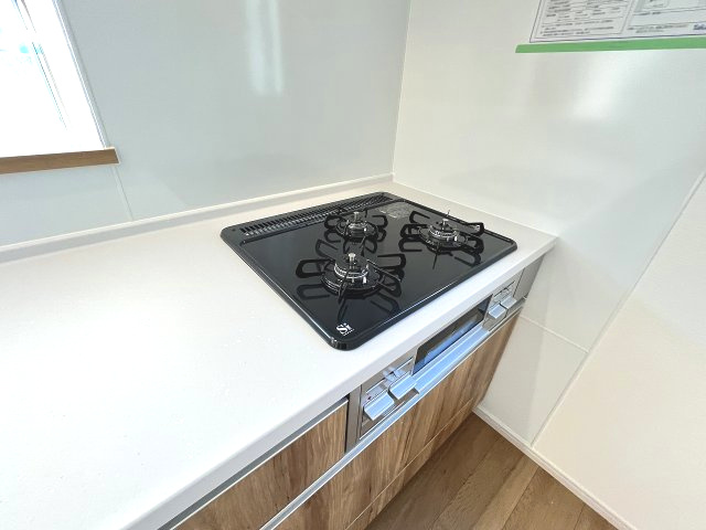 【キッチン】 | 福岡市南区鶴田4丁目4期　2号棟（全3棟）【仲介手数料無料・0円】 | 現地写真。