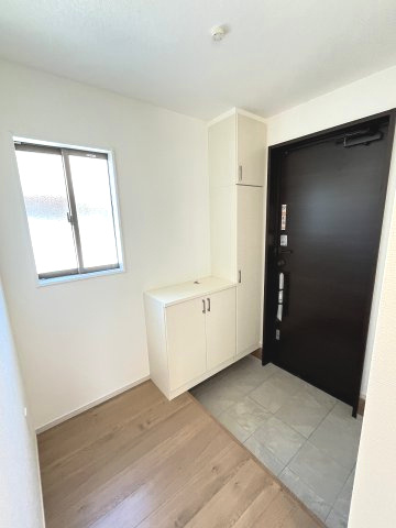 【玄関】 | 福岡市南区鶴田4丁目4期　2号棟（全3棟）【仲介手数料無料・0円】 | 現地写真。