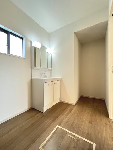 【洗面所】 | 福岡市南区鶴田4丁目4期　2号棟（全3棟）【仲介手数料無料・0円】 | 現地写真。