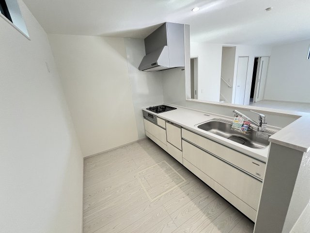【キッチン】 | 福岡市南区鶴田4丁目4期　3号棟（全3棟）【仲介手数料無料・0円】 | 現地写真。