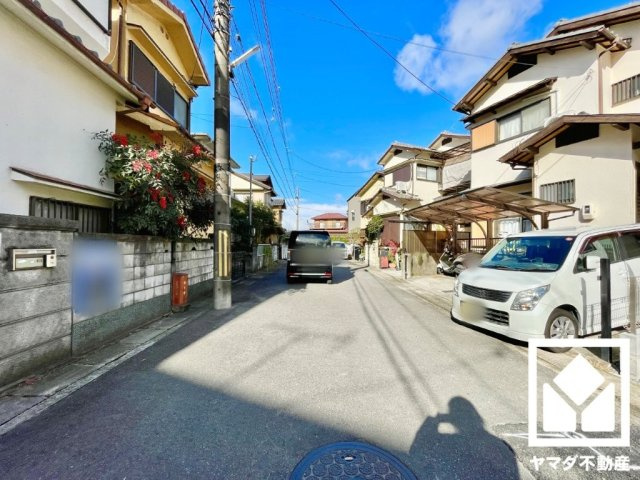 伏見区淀生津町　1期　1号棟の前面道路含む現地写真