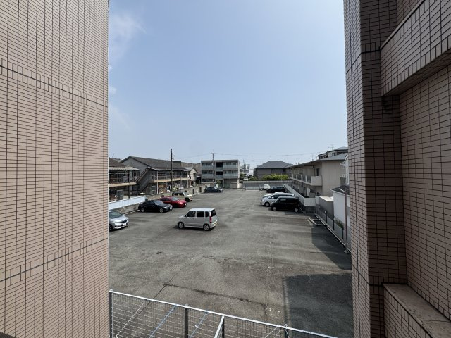 エルヴェ服部の展望