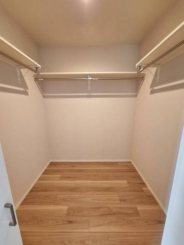ハレメリア深沢の収納|ウォークインクローゼット2.3帖