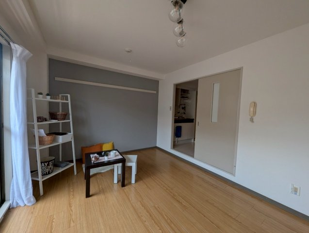 ドエル豊島の洋室