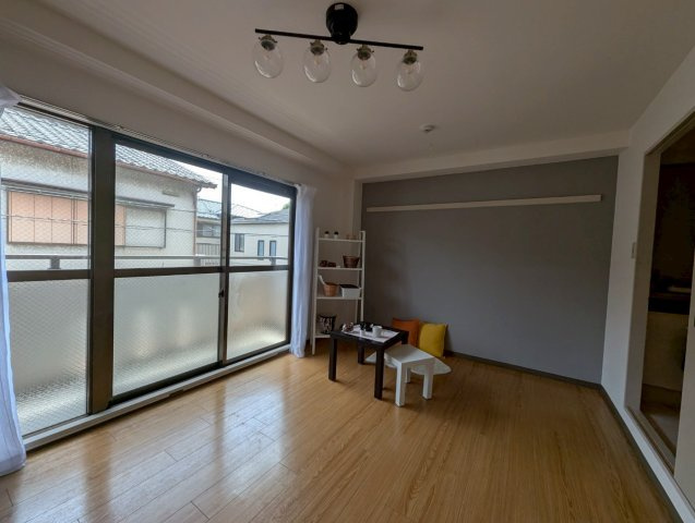 ドエル豊島の洋室