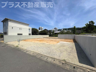 【外観】 | 現地写真。同じ物件を見るなら、プラス不動産販売にお任せ下さい。