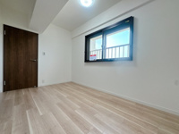 【洋室】 | オリエントハイツJR千鳥駅前☆仲介手数料無料☆ | ふとのぞく、窓からの景色にホッとする。窓はときに、いろんな表情をみせます。