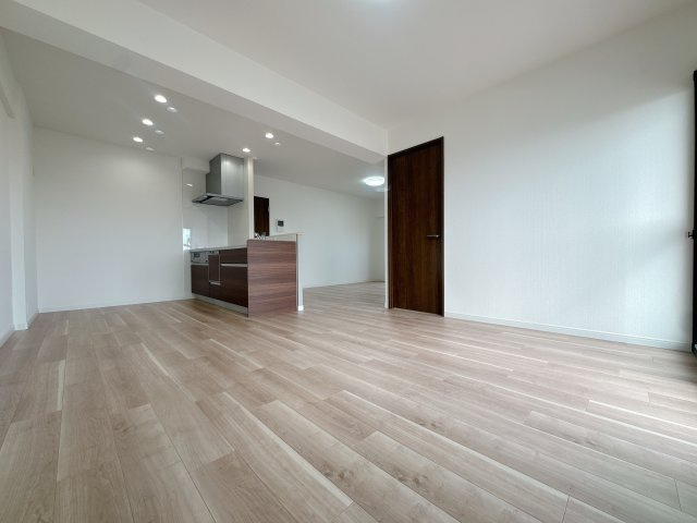 【居間・リビング】 | オリエントハイツJR千鳥駅前☆仲介手数料無料☆ | ゆっくり過ごしたり食事をしたり、日々の暮らしに彩りを添えてくれる、そんな楽しく豊かな空間になりそうです。