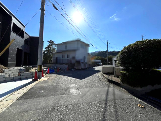 【その他】 | 福岡市南区柏原6丁目1期　3号棟（全5区画）【仲介手数料無料・0円】 | 現地写真。前面道路です。