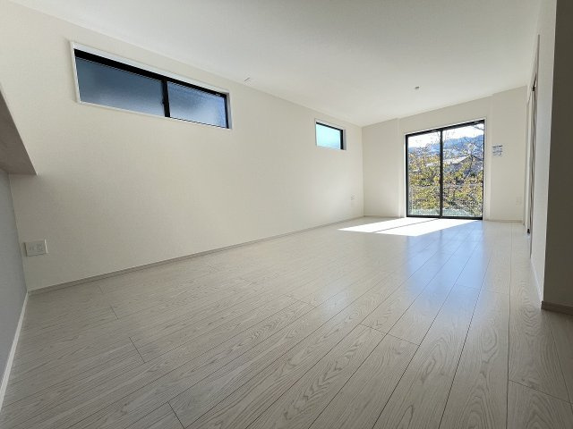 【居間・リビング】 | 福岡市南区柏原6丁目1期　3号棟（全5区画）【仲介手数料無料・0円】 | 現地写真。