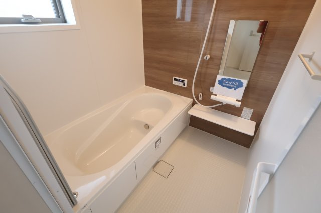 【浴室】 | 《仲介手数料無料》岩槻区美幸町4-33(全1戸)新築一戸建てリーブルガーデン | 撮影日 2025年10月20日 14:00 曇り