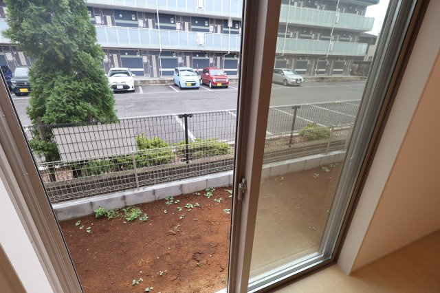 【庭】 | 《仲介手数料無料》岩槻区美幸町4-33(全1戸)新築一戸建てリーブルガーデン | 撮影日 2025年10月20日 14:00 曇り