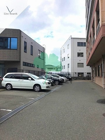 ベアージュ博多の駐車場