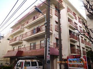 【外観】 | モダンでスタイリッシュな印象を与えるベージュカラーを基調とした外観。