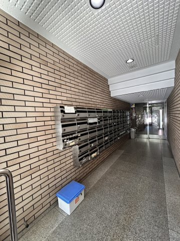 シルバープラザ白山のエントランス