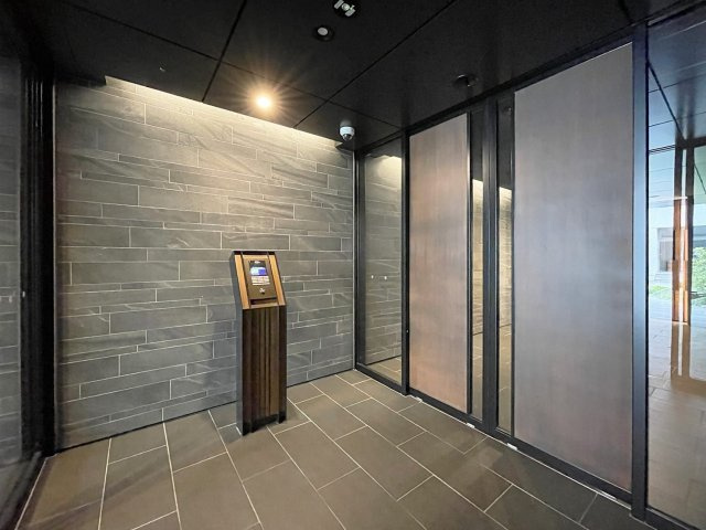 RJRプレシア千代県庁口駅前のエントランス
