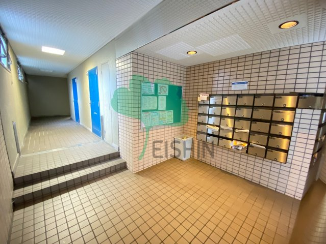 メイグレイス87のエントランス