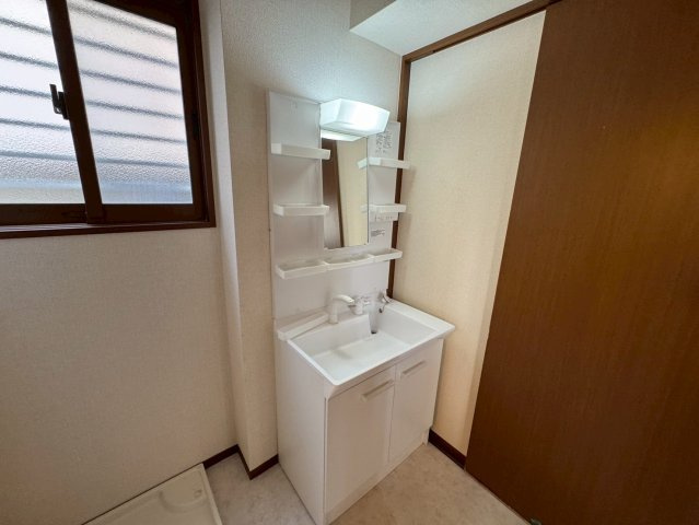 ローズヴィラA棟１の独立洗面台