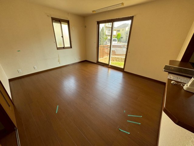 ローズヴィラA棟１の居間・リビング