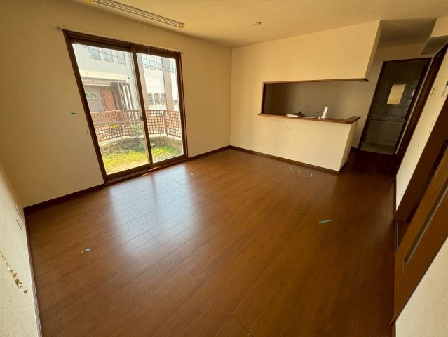 ローズヴィラA棟１の居間・リビング