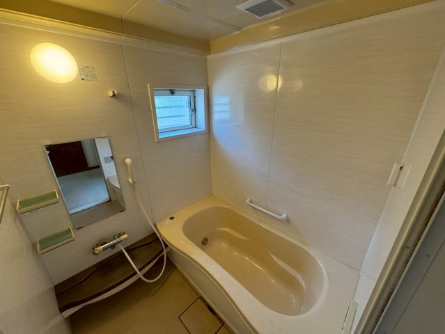 ローズヴィラA棟１の浴室