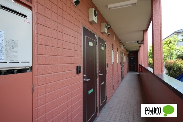 ミユキプレイス高崎下小鳥のエントランス