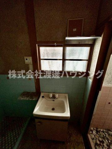 八尾れとろハウスの洗面所