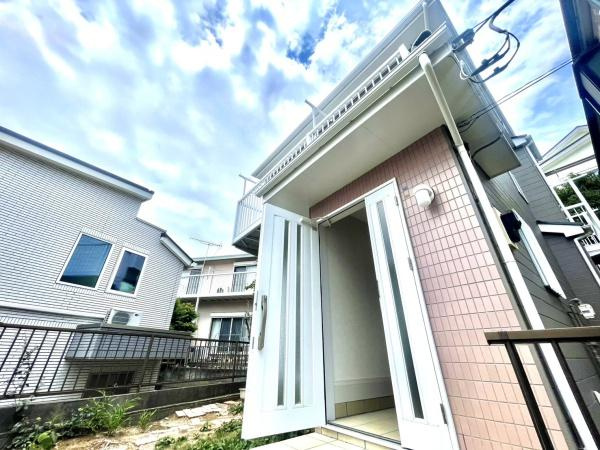 横浜市南区別所５丁目の中古一戸建の前面道路含む現地写真|周辺環境も合わせてご案内させて頂きます！
お気軽にお問い合わせ下さい！