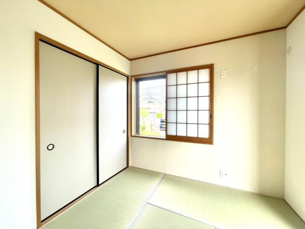 横浜市泉区上飯田町の中古一戸建の和室|押し入れ収納も豊富！
お客さんが来た時には客室としても利用できます♪