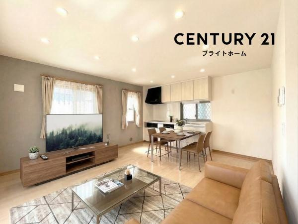 横浜市泉区上飯田町の中古一戸建の居間・リビング|自慢したくなるリビング！
形も良く家具の配置にも困りません。