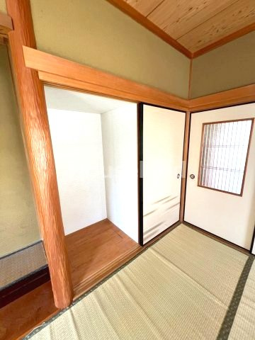 六十谷戸建　の収納