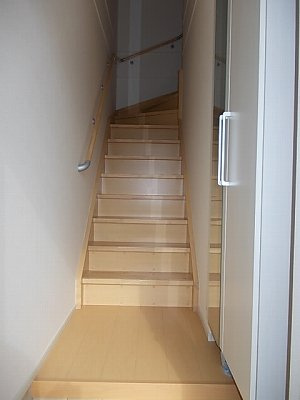 エルフィン　二番館の玄関