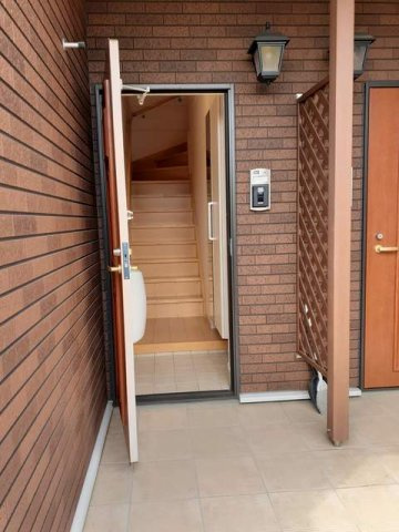 エルフィン　二番館のエントランス