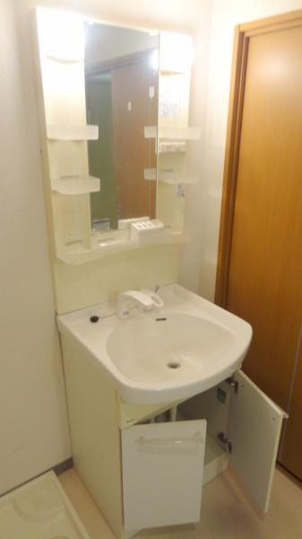 大阪市大正区三軒家西１丁目の店舗の洗面所|★人気の独立洗面台★