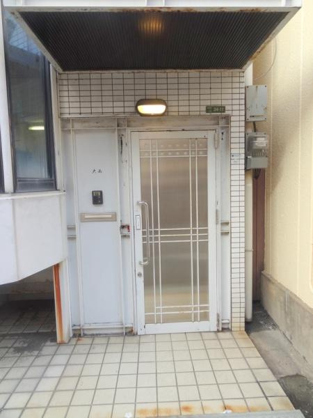 大阪市大正区三軒家西１丁目の店舗のエントランス|★玄関★