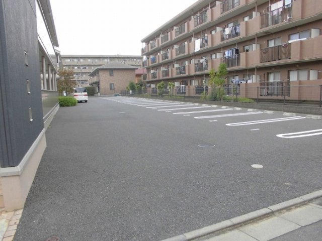 clover　B棟の駐車場
