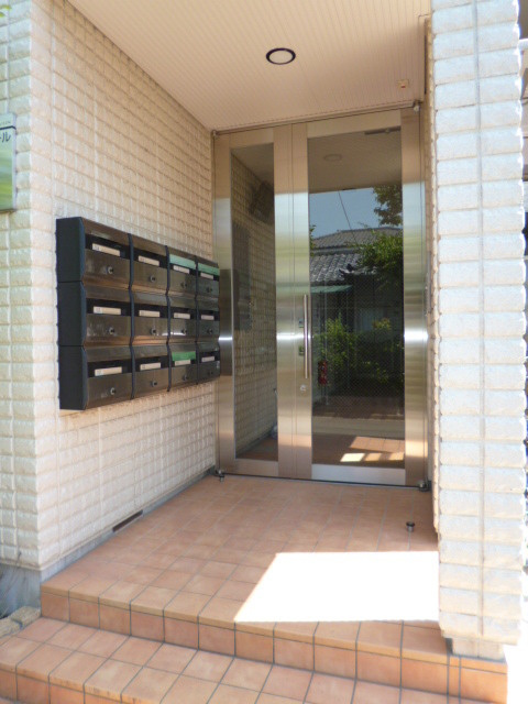 ラポールのエントランス|★オートロック対応エントランス★