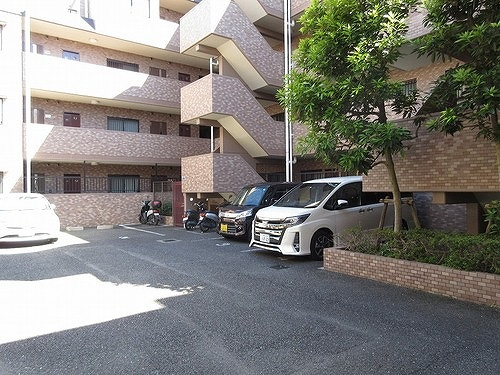 ライオンズガーデン浦和西の駐車場|駐車場