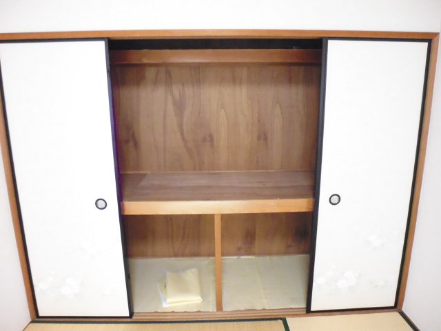 西明石グランドハイツの収納|和室押入れ