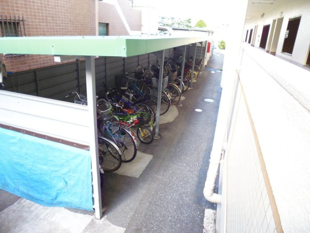 西明石グランドハイツのその他共用部分|駐輪場