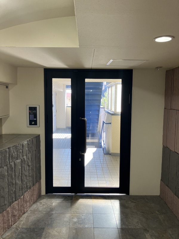 サンビルダー六甲山ノ手のロビー